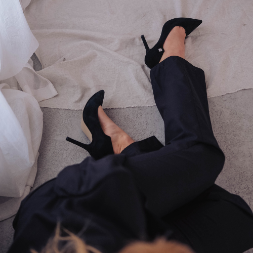 Black Pumps